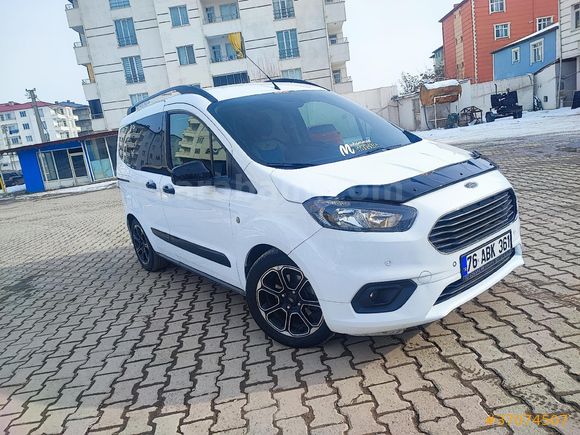 Sahibinden Ford Tourneo Courier 1.5 TDCi Titanium Plus 2022 Model