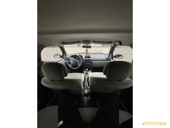 Sahibinden Renault Clio 1.4 Privilege 2002 Model  200.000 km Gri