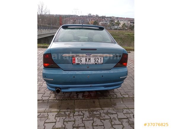 Sahibinden Ford Focus 2.0 Ghia 2000 Model  350.000 km Mavi