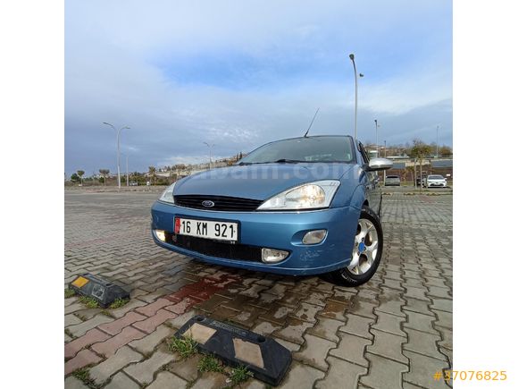 Sahibinden Ford Focus 2.0 Ghia 2000 Model  350.000 km Mavi