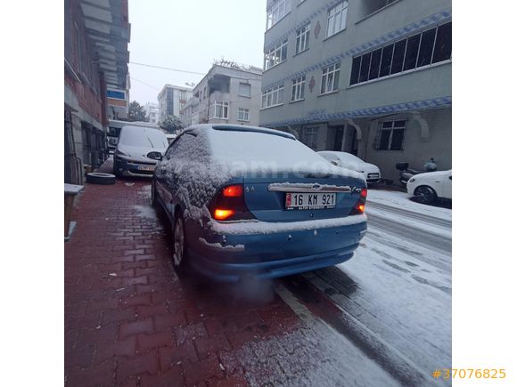 Sahibinden Ford Focus 2.0 Ghia 2000 Model  350.000 km Mavi
