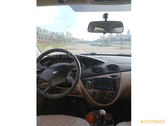 Sahibinden Ford Focus 2.0 Ghia 2000 Model  350.000 km Mavi