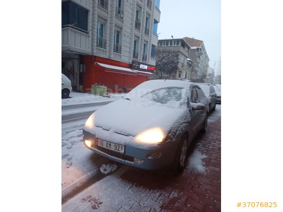 Sahibinden Ford Focus 2.0 Ghia 2000 Model  350.000 km Mavi