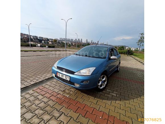 Sahibinden Ford Focus 2.0 Ghia 2000 Model  350.000 km Mavi