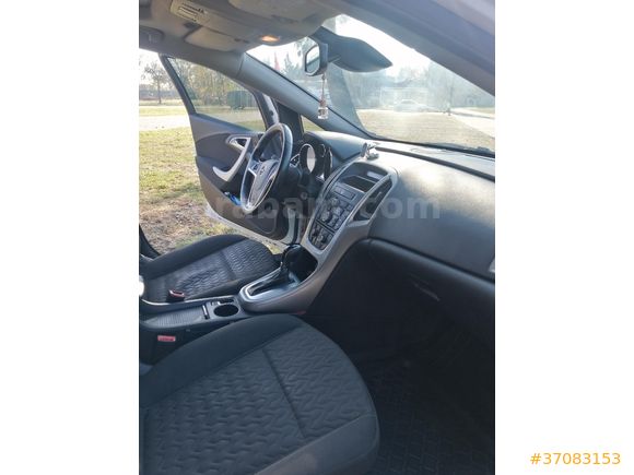 Sahibinden Opel Astra 1.4 T sport 2013 Model  236000km km Beyaz