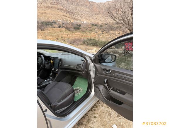 Acil satılık  tesla ekranlı hasar kaydı yoktur Sahibinden Renault Megane 1.5 dCi Touch 2018 Model 