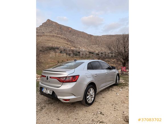 Acil satılık  tesla ekranlı hasar kaydı yoktur Sahibinden Renault Megane 1.5 dCi Touch 2018 Model 