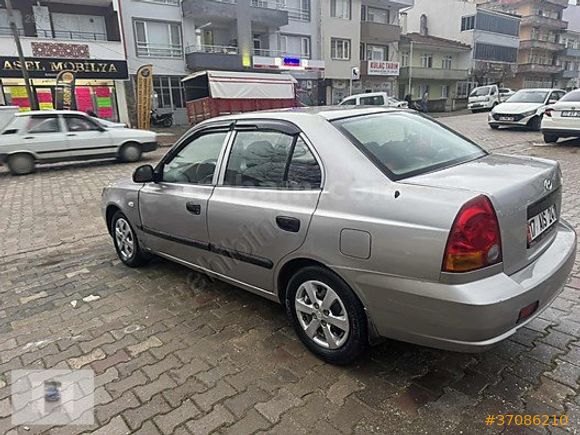 YÜCEL OTO GALERİDEN 2003 TEMİZ HYUNDAİ ACCENT ADMİRE