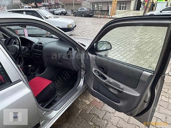 YÜCEL OTO GALERİDEN 2003 TEMİZ HYUNDAİ ACCENT ADMİRE