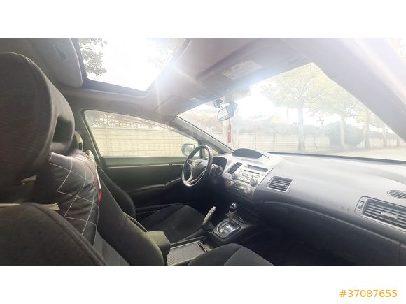 HONDA CIVIC 1.6i-VTEC ELEGANCE OTOMATİK 