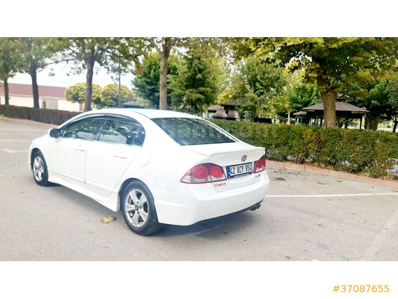HONDA CIVIC 1.6i-VTEC ELEGANCE OTOMATİK 