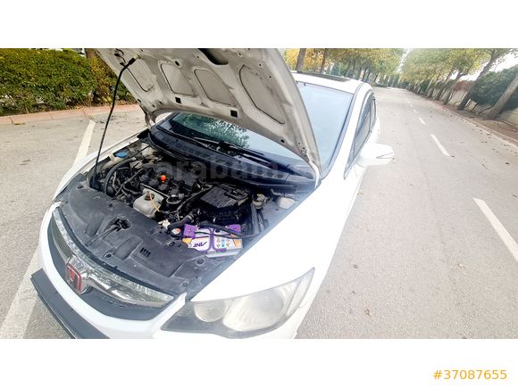 HONDA CIVIC 1.6i-VTEC ELEGANCE OTOMATİK 
