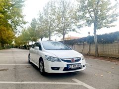 HONDA CIVIC 1.6i-VTEC ELEGANCE OTOMATİK 