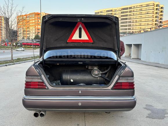 Sahibinden Mercedes - Benz E 200 1993 Model