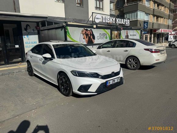 İlk Sahibinden 2024 model 
Honda Civic lpg’li Full modeli 
İlan  açıklamasını lütfen  okuyun 
