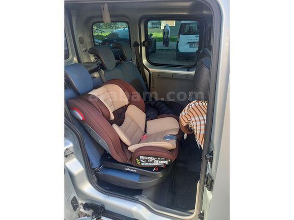 ////SATILDI////Sahibinden klimalı  Renault Kangoo Multix 1.5 dCi Authentique çift sürgü 2008 Model)