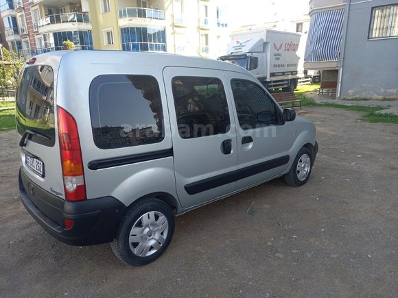 ////SATILDI////Sahibinden klimalı  Renault Kangoo Multix 1.5 dCi Authentique çift sürgü 2008 Model)