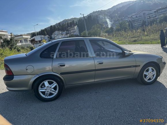 Sahibinden Opel Vectra 2.0 CD 1997 Model  350.000 km Şampanya