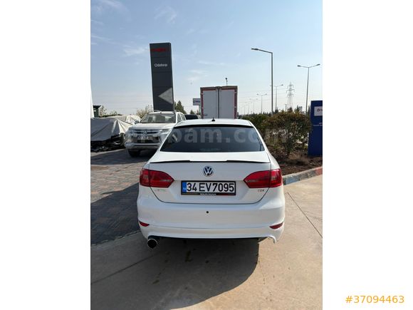 Sahibinden Volkswagen Jetta 1.6 TDi Trendline 2012 Model  280.000 km Beyaz