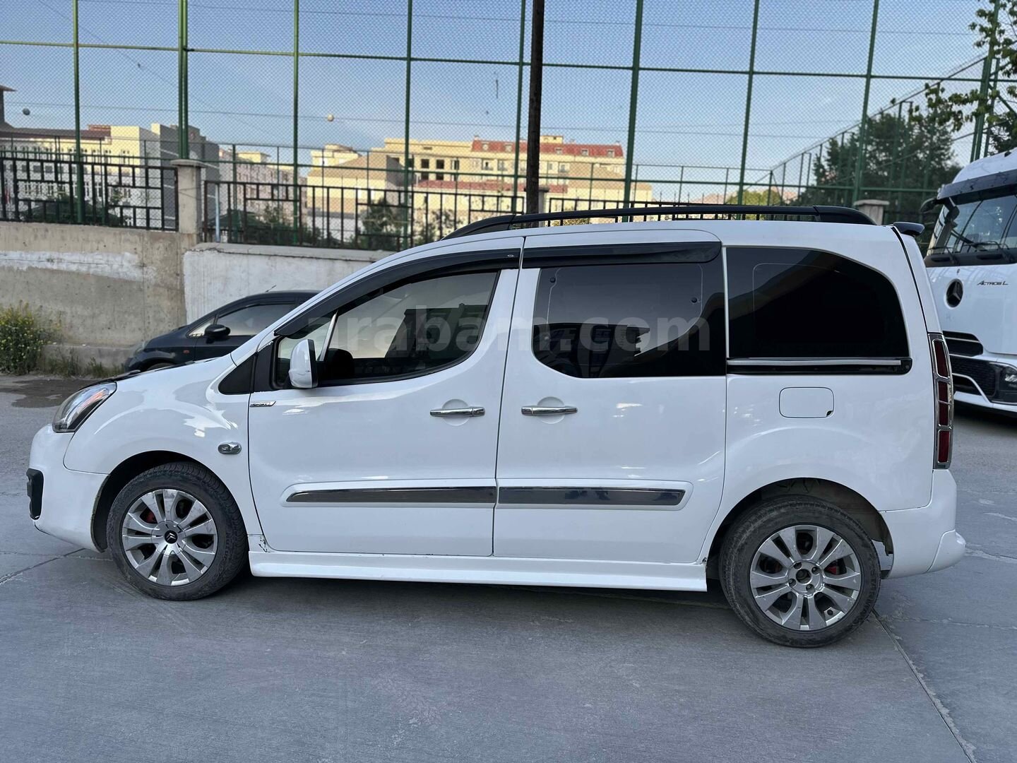 Sahibinden Citroen Berlingo 1.6 HDi Selection 2015 Model Van 225.000 km Beyaz 6