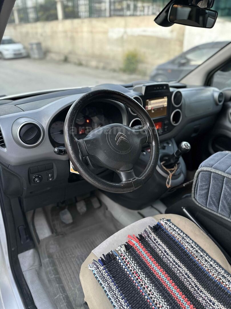 Sahibinden Citroen Berlingo 1.6 HDi Selection 2015 Model Van 225.000 km Beyaz 7