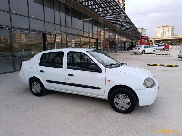 Sahibinden Renault Clio 1.4 RN 2000 Model
