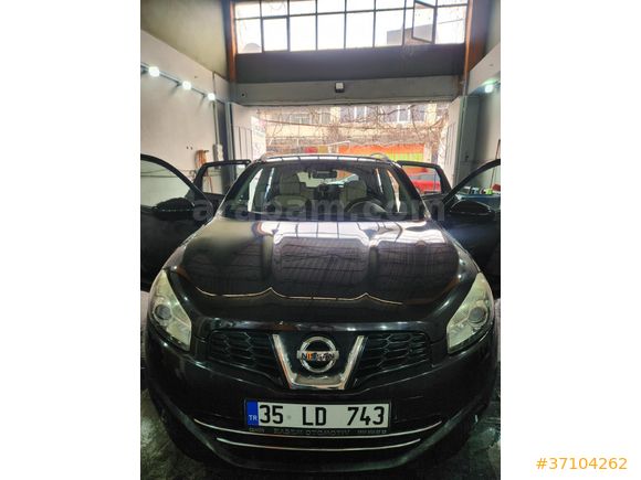 Sahibinden  Hatasız Nissan Qashqai 1.6 Black Edition 2012 Model  171.000 km Siyah
