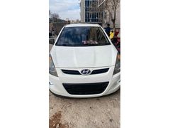 Sahibinden Hyundai i20 1.4 CRDi Team 2011 Model  196000
 km Beyaz