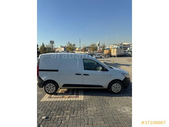 Sahibinden Renault Kangoo Multix 1.5 dCi Touch 2021 Model  273.000 km Beyaz