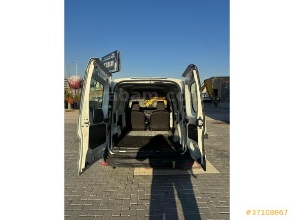 Sahibinden Renault Kangoo Multix 1.5 dCi Touch 2021 Model  273.000 km Beyaz