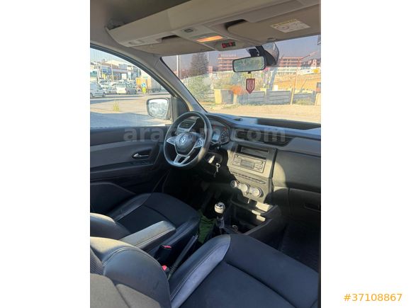 Sahibinden Renault Kangoo Multix 1.5 dCi Touch 2021 Model  273.000 km Beyaz