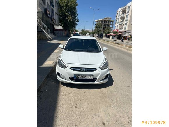 Sahibinden Hyundai Accent Blue 1.6 CRDI Biz 2015 Model  162.500 km Beyaz