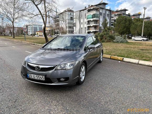  Honda Civic 1.6 i-VTEC Dream 2010 Model İlk Sahibiyim  kazasız değişensiz 120.000 km