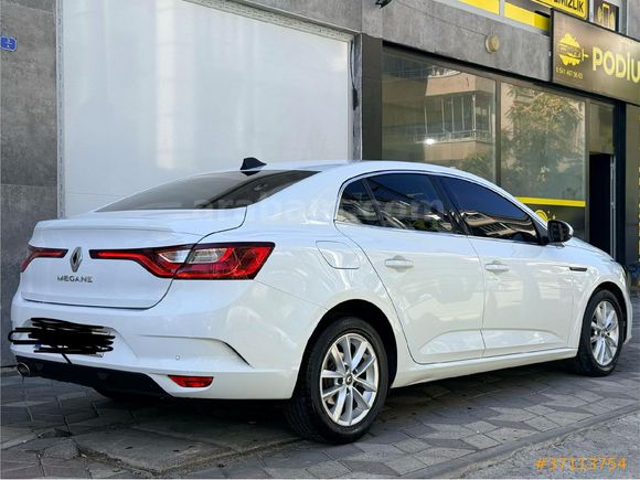 Sahibinden Renault Megane 1.5 Blue DCI Touch 2020 Model