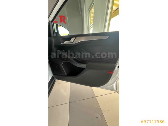 2024 FORD FOCUS 1.5 ECOBLUE TİTANİUM X HATASIZ  BOYASIZ