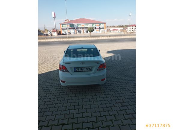 Sahibinden Hyundai Accent Blue 1.6 CRDI Mode Plus 2012 Model  221 km Beyaz