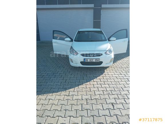 Sahibinden Hyundai Accent Blue 1.6 CRDI Mode Plus 2012 Model  221 km Beyaz