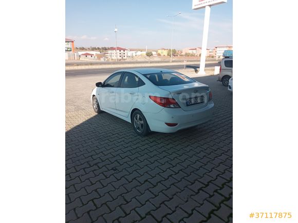 Sahibinden Hyundai Accent Blue 1.6 CRDI Mode Plus 2012 Model  221 km Beyaz