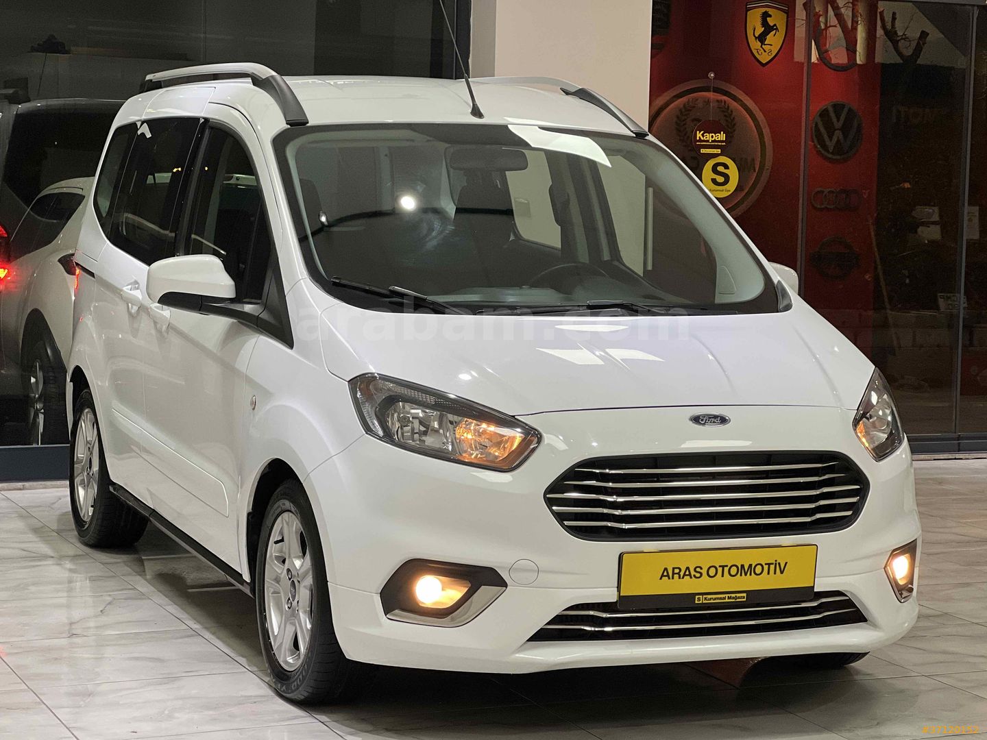 GALERİDEN FORD TOURNEO COURİER 1.5 TDCİ DELUX 2022 MODEL İZMİR 74.000 KM BEYAZ 