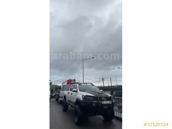 Sahibinden Toyota Hilux 2.8 D-4D 2016 Model  200.000 km Beyaz