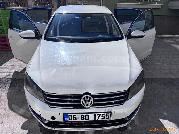 Volkswagen Passat 1.6 TDi BlueMotion Comfortline 2012 Model  MOTOR SIFIR TUM AGİR BAKİMLARİ YENİ MASRAFSİZ son fiyat ilk gelen yarın öğlene kadar