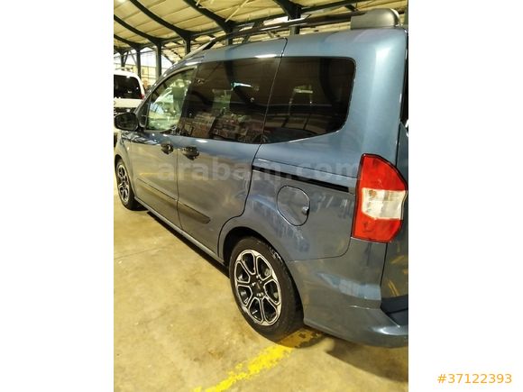 Sahibinden Ford Tourneo Courier 1.5 TDCi Titanium Plus 2023 Model