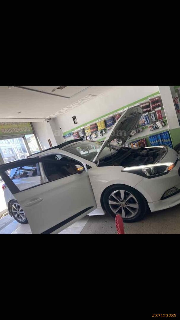 Sahibinden Hyundai i20 1.2 MPI Elite Smart 2017 Model Samsun 130.000 km Beyaz 6