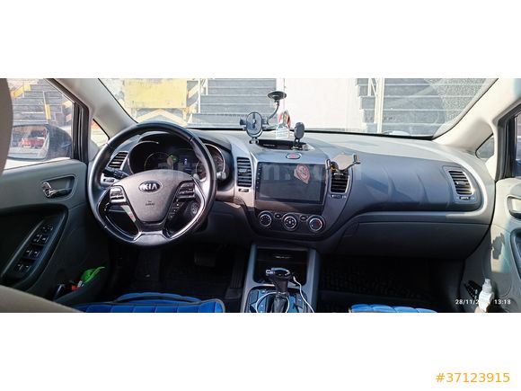 Sahibinden Kia Cerato 1.6 CRDi Comfort 2016 Model İstanbul 140.000 km Siyah