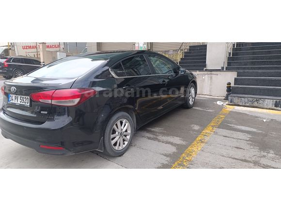 Sahibinden Kia Cerato 1.6 CRDi Comfort 2016 Model İstanbul 140.000 km Siyah