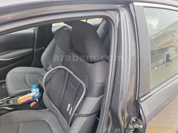 Sahibinden Toyota Corolla 1.8 Hybrid Dream 2024 Model
