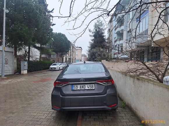 Sahibinden Toyota Corolla 1.8 Hybrid Dream 2024 Model