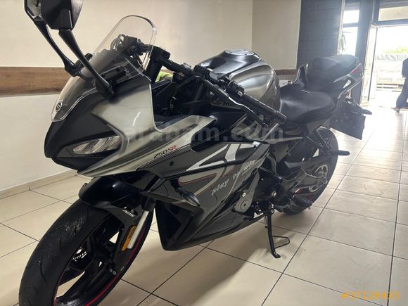 sıfır notda hata yok sifır  CFmoto 250SR