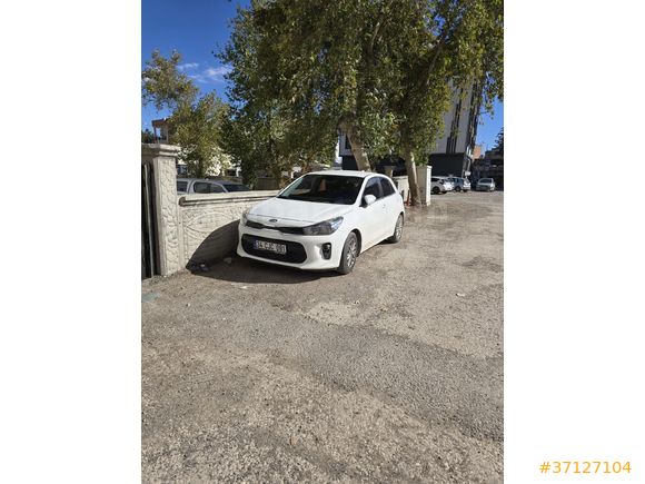 Sahibinden Kia Rio 1.25 CVVT Comfort 2017 Model  80.000 km Beyaz