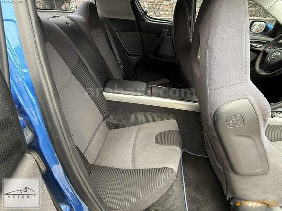 KUSURSUZ GÜZELLİKTE RX-8 RENESIS HERTER BAKIMLI